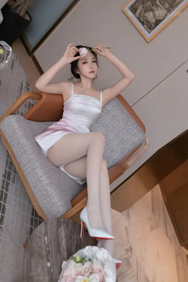 Vol. 9907 鱼子酱Fish《私购流出》(120P)