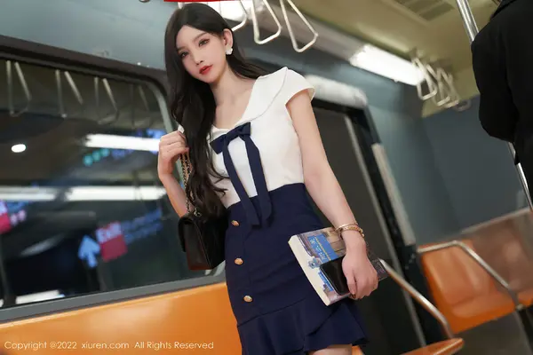 Vol. 04979 周于希Sally(81P)