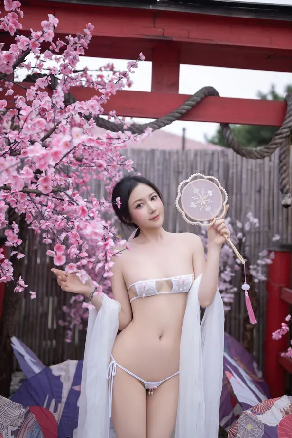 Vol. 8927 鱼子酱Fish《花想容》(120P)