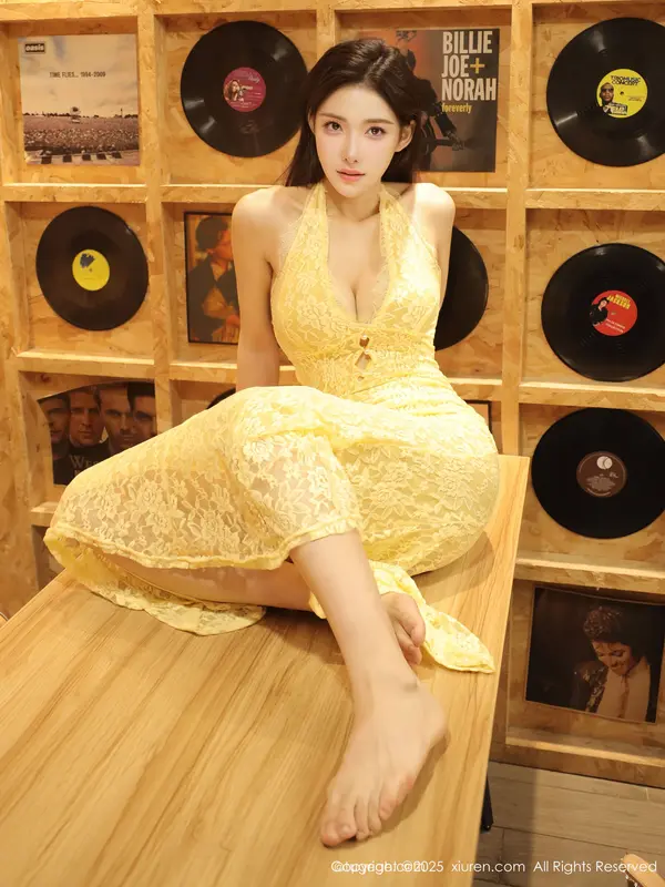 Vol. 10715 梨霜儿(79P)