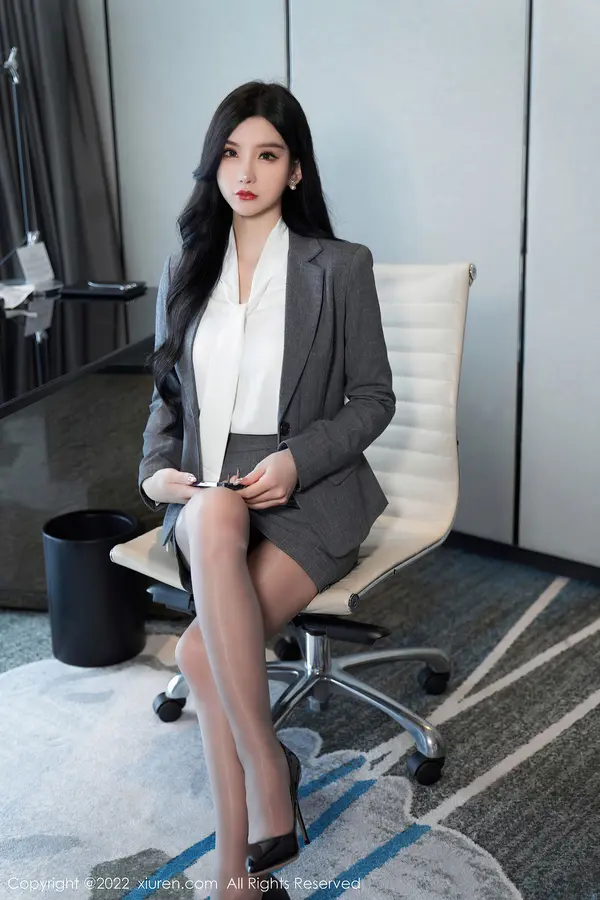 Vol. 05177 周于希Sally(82P)