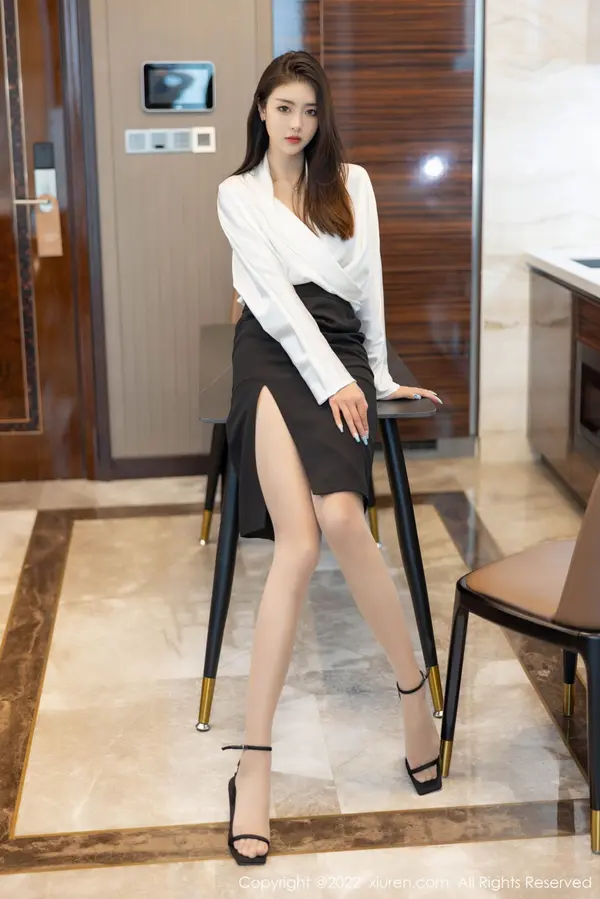 Vol. 04869 可乐Vicky(71P)