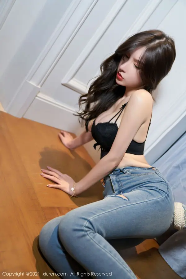 Vol. 03931 周于希Sandy(82P)