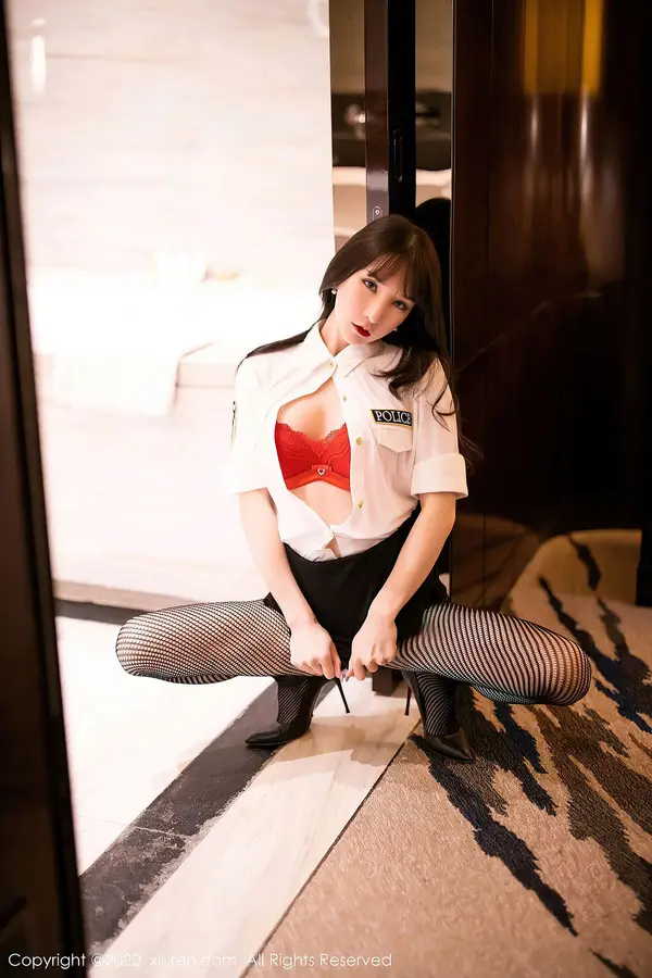 Vol. 02820 周于希Sandy(51P)