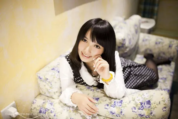 Vol. 00053 默漠无荢(100P)