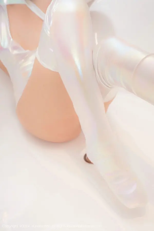 Vol. 08840 徐若兮(76P)