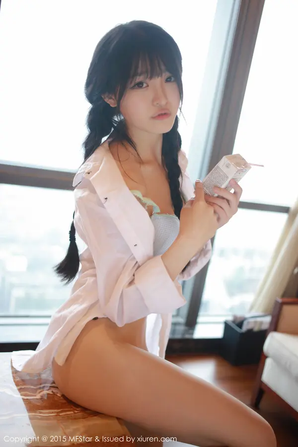 Vol. 0025 伊小七MoMo(53P)
