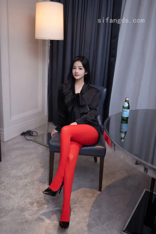 Vol. 8801 谭小灵《私购流出》(89P + 4V)