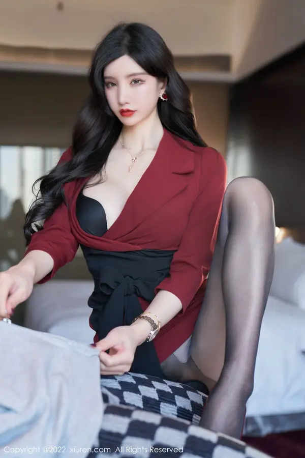 Vol. 04877 周于希Sally(77P)