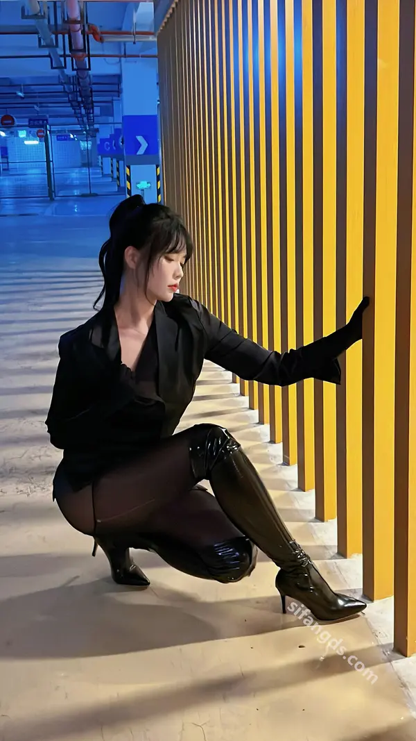 Vol. 9275 娜比《私购流出》(161P + 6V)