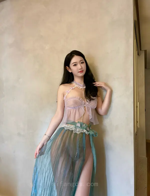 Vol. 8644 唐安琪《私购流出》(91P + 2V)