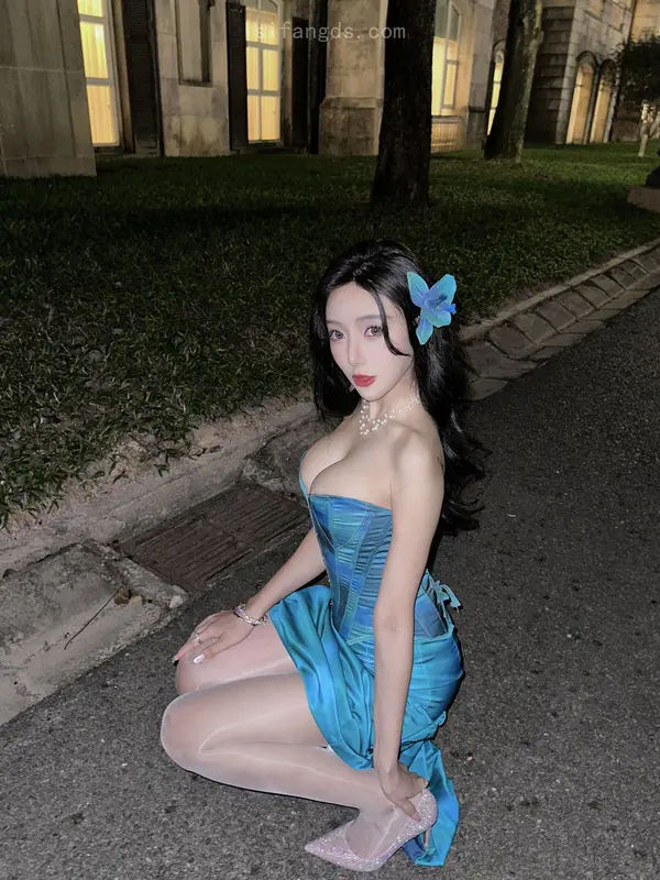 王馨瑶《私购流出》(81P + 1V)