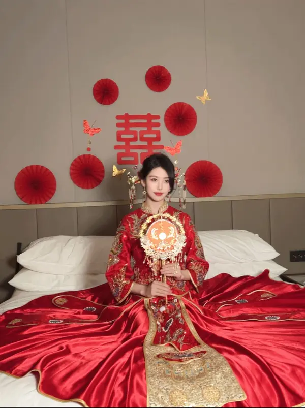 Vol. 8376 利世《私购流出》(54P + 2V)