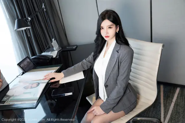 Vol. 05177 周于希Sally(82P)