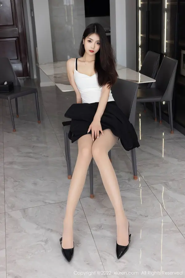 Vol. 05530 可乐Vicky(64P)