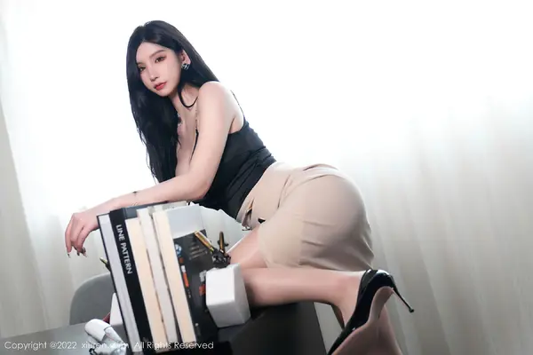 Vol. 05071 周于希Sally(82P)