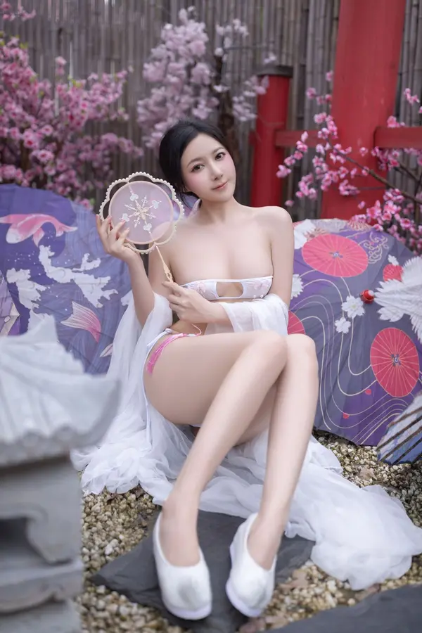 Vol. 8927 鱼子酱Fish《花想容》(120P)