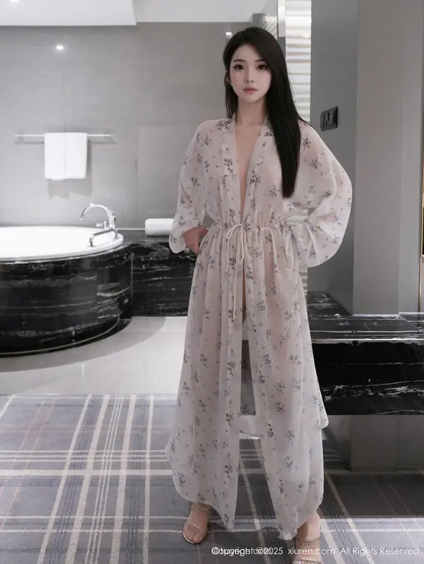 Vol. 10988 烧烧小桃(53P)