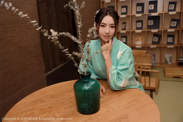 Vol. 0332 方子萱(73P)