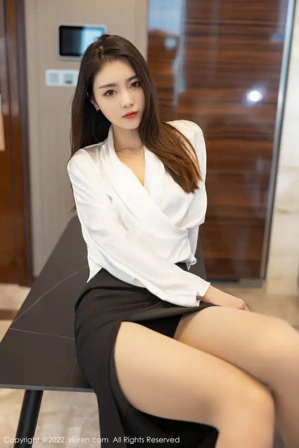 Vol. 04869 可乐Vicky(71P)