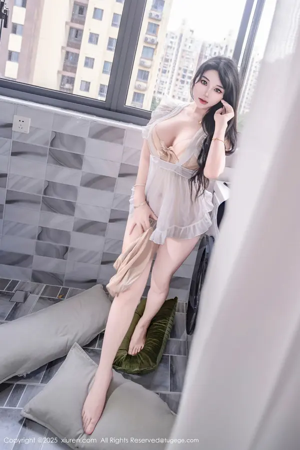 Vol. 11010 汐汐爱吃草莓(84P)