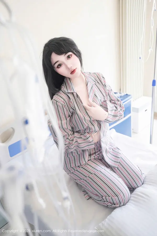 Vol. 10648 汐汐爱吃草莓(81P)