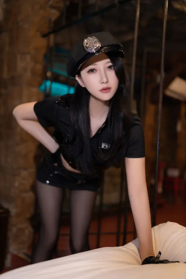 鱼子酱Fish《万圣节特辑警小囚》(154P)