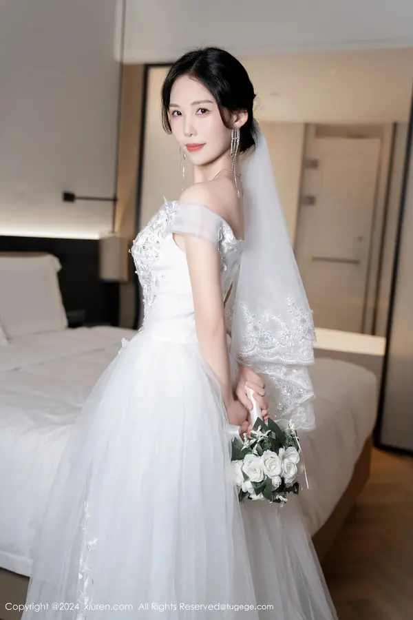 Vol. 08998 利世(101P)