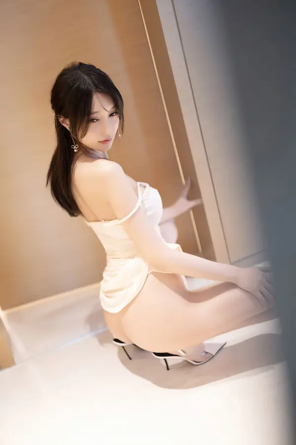 Vol. 1167 玥儿玥《私购流出》(82P + 1V)