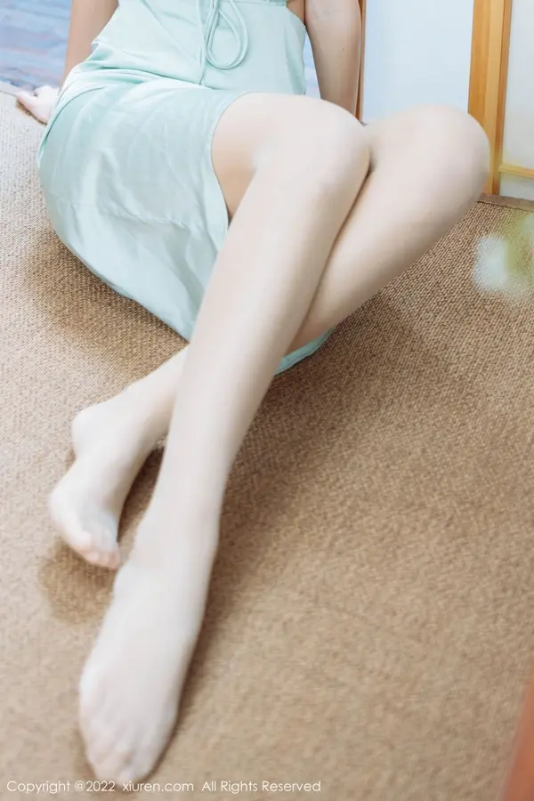 Vol. 04832 可乐Vicky(46P)