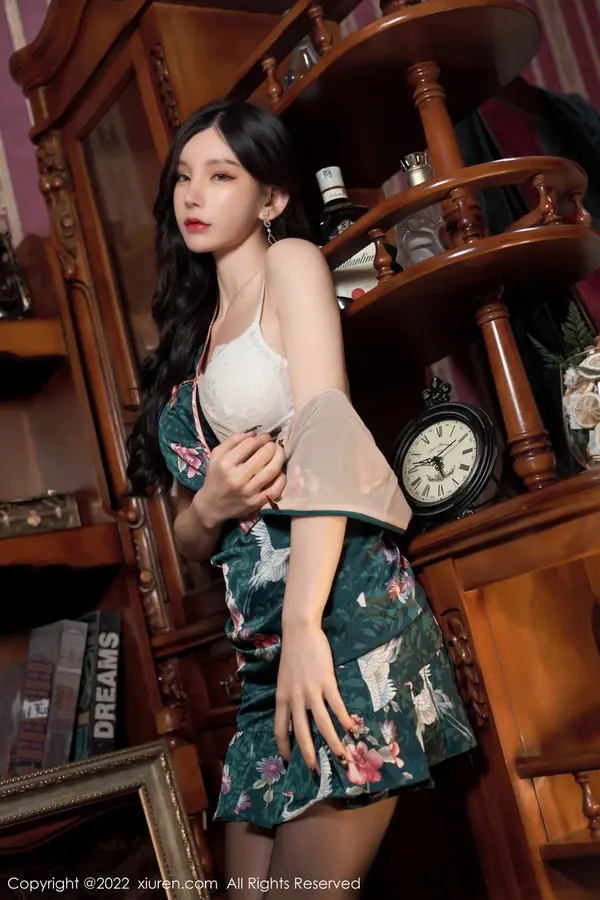 Vol. 04695 周于希Sally(81P)