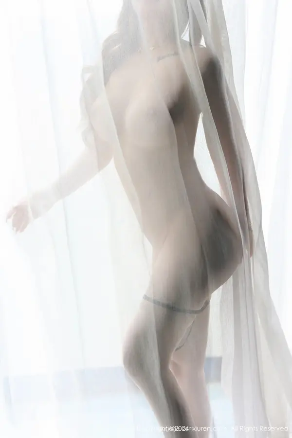 Vol. 08813 小海臀Rena(72P)