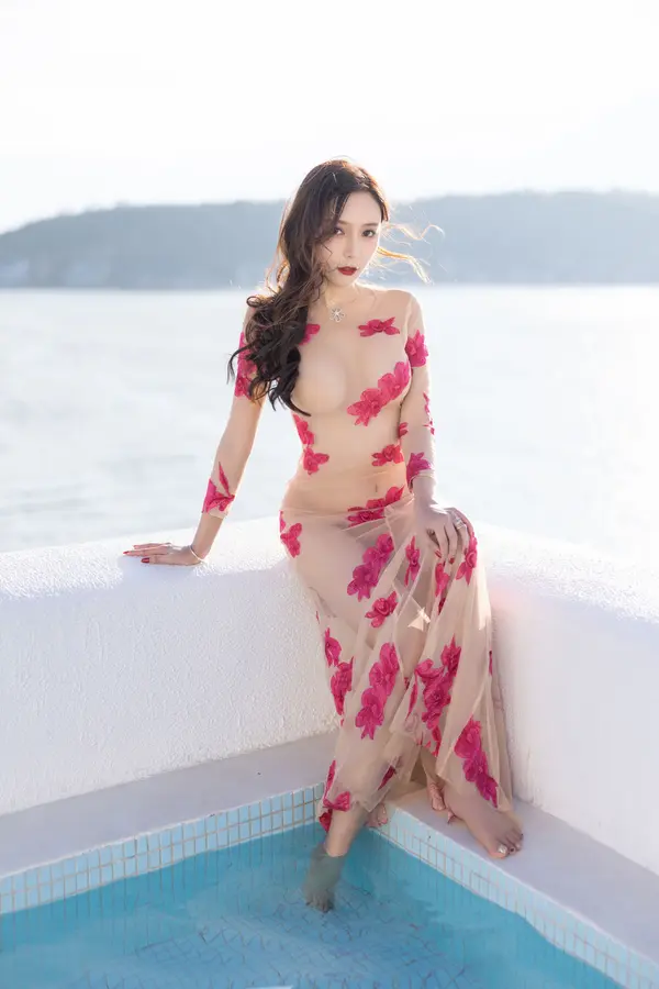 Vol. 0691 王馨瑶《私购流出》(76P + 1V)