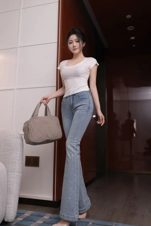 Vol. 10858 鱼子酱Fish《私购流出》(120P)