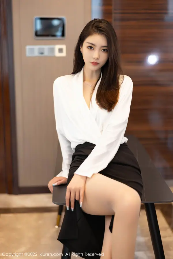 Vol. 04869 可乐Vicky(71P)