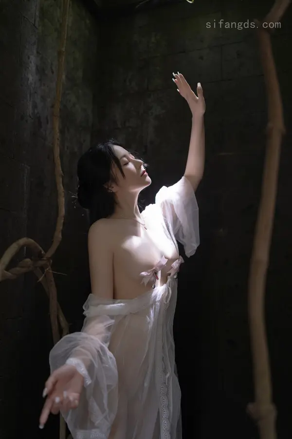 Vol. 10173 鱼子酱Fish《私购流出》(120P)