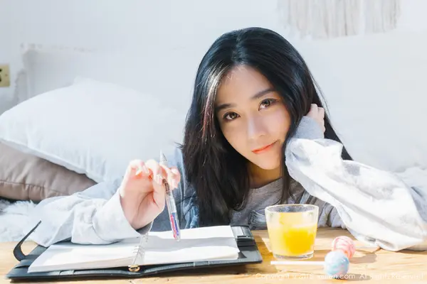 Vol. 01024 许诺Sabrina(83P)