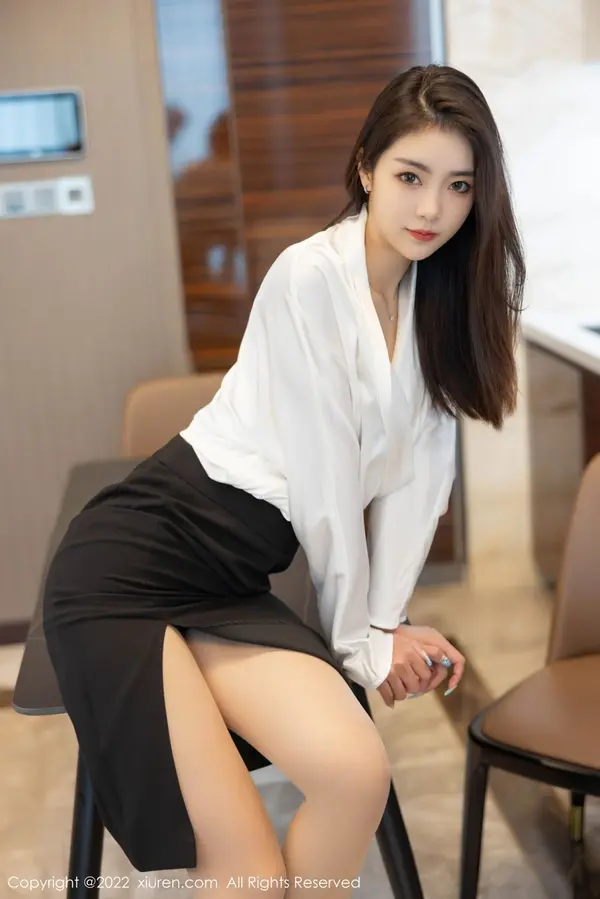 Vol. 04869 可乐Vicky(71P)