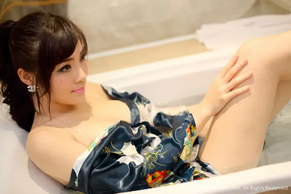 Vol. 00120 容容容Alice(58P)