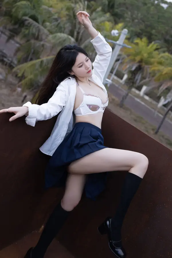 鱼子酱Fish《外出回忆录》(120P)