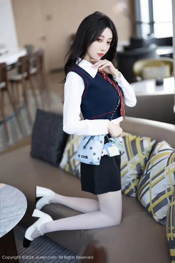 Vol. 08247 玥儿玥(83P)