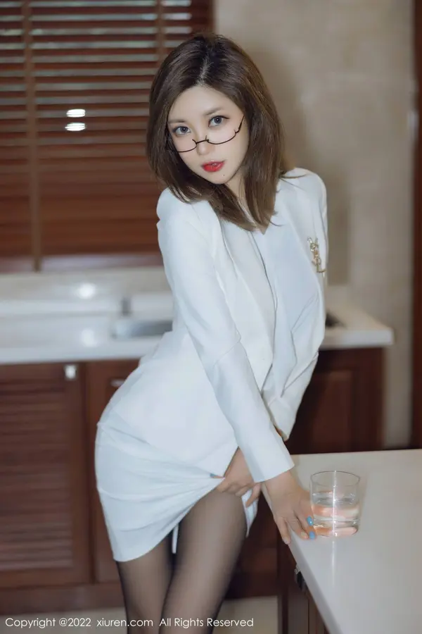 Vol. 04544 绮里嘉ula(76P)
