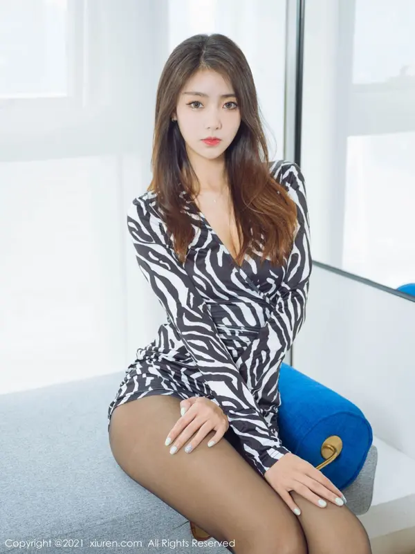 Vol. 03890 可乐Vicky(54P)