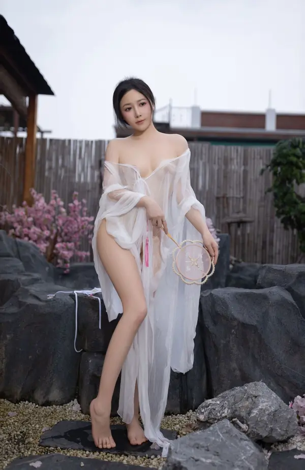 Vol. 8927 鱼子酱Fish《花想容》(120P)