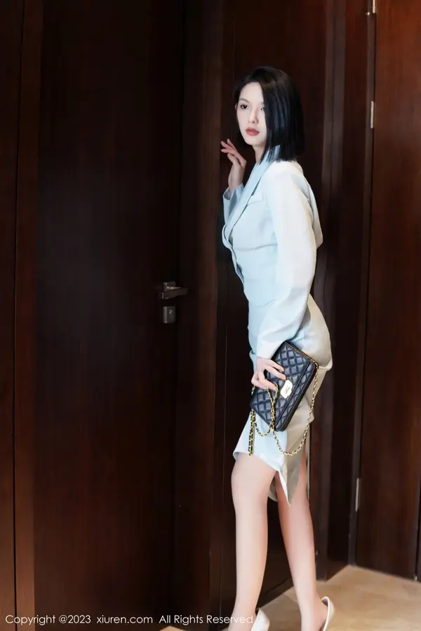 Vol. 06885 乔一一(75P)