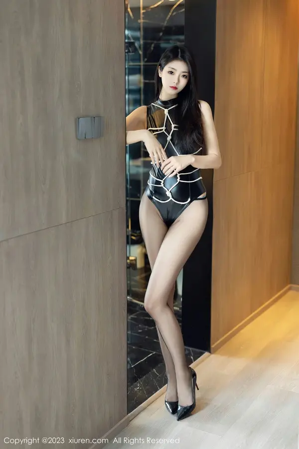 Vol. 06990 可乐Vicky(70P)