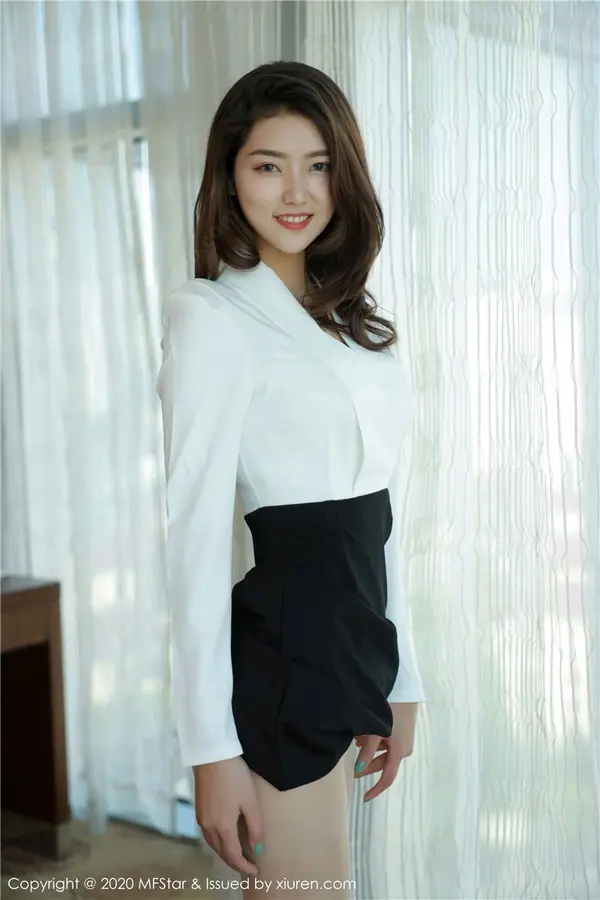 Vol. 0350 方子萱(67P)