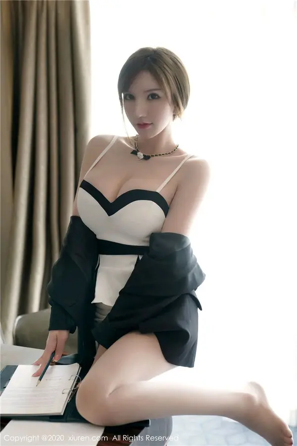 Vol. 02885 周于希Sandy(114P)