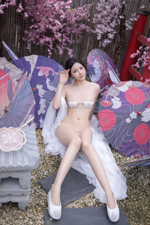 Vol. 8927 鱼子酱Fish《花想容》(120P)