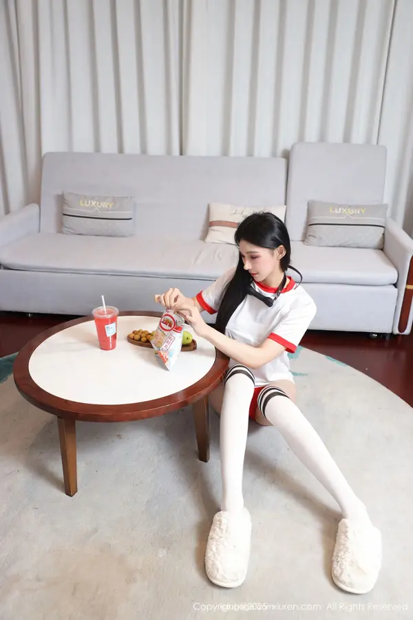 Vol. 11110 许微微呀(87P)